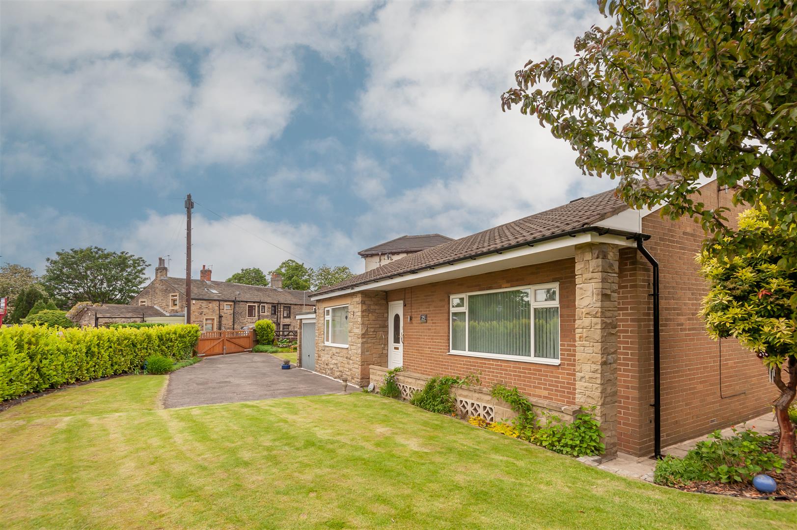 Water Royd Lane, Mirfield SW Property